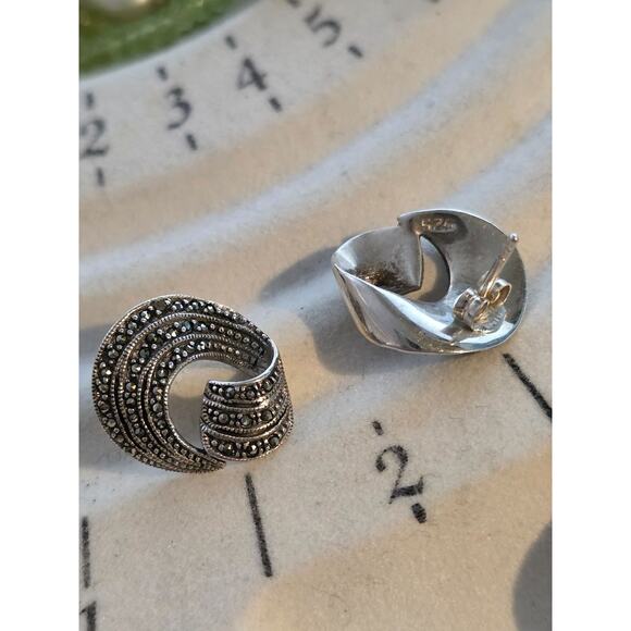 Vintage 925 Sterling Silver Marcasite Brooch & Earrings Set - Picture 5 of 9